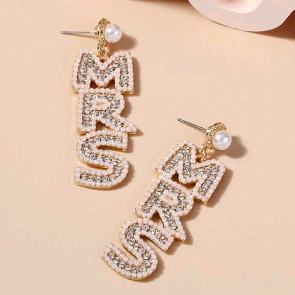 NWT Faux Pear & Rhinestone MRS Earrings - Picture 2 of 5